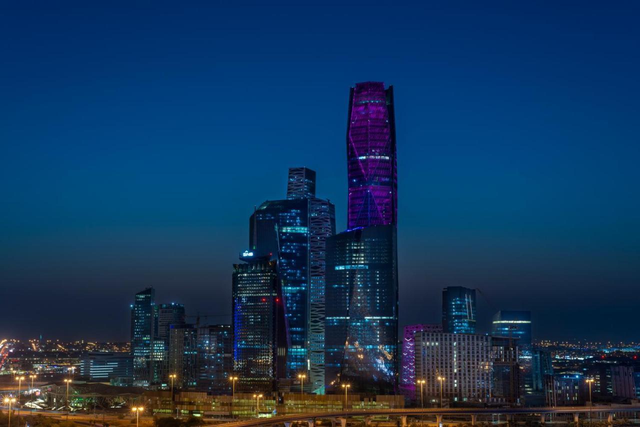 Movenpick Hotel And Residences Riyadh Luaran gambar The Kingdom Centre, the second tallest building in the Middle East, is located in Riyadh.