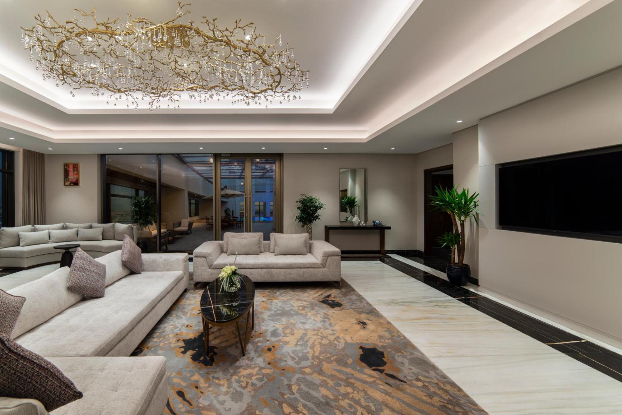 Movenpick Hotel And Residences Riyadh Luaran gambar The interior of the 1000-square-metre (1,100-square-yard) penthouse