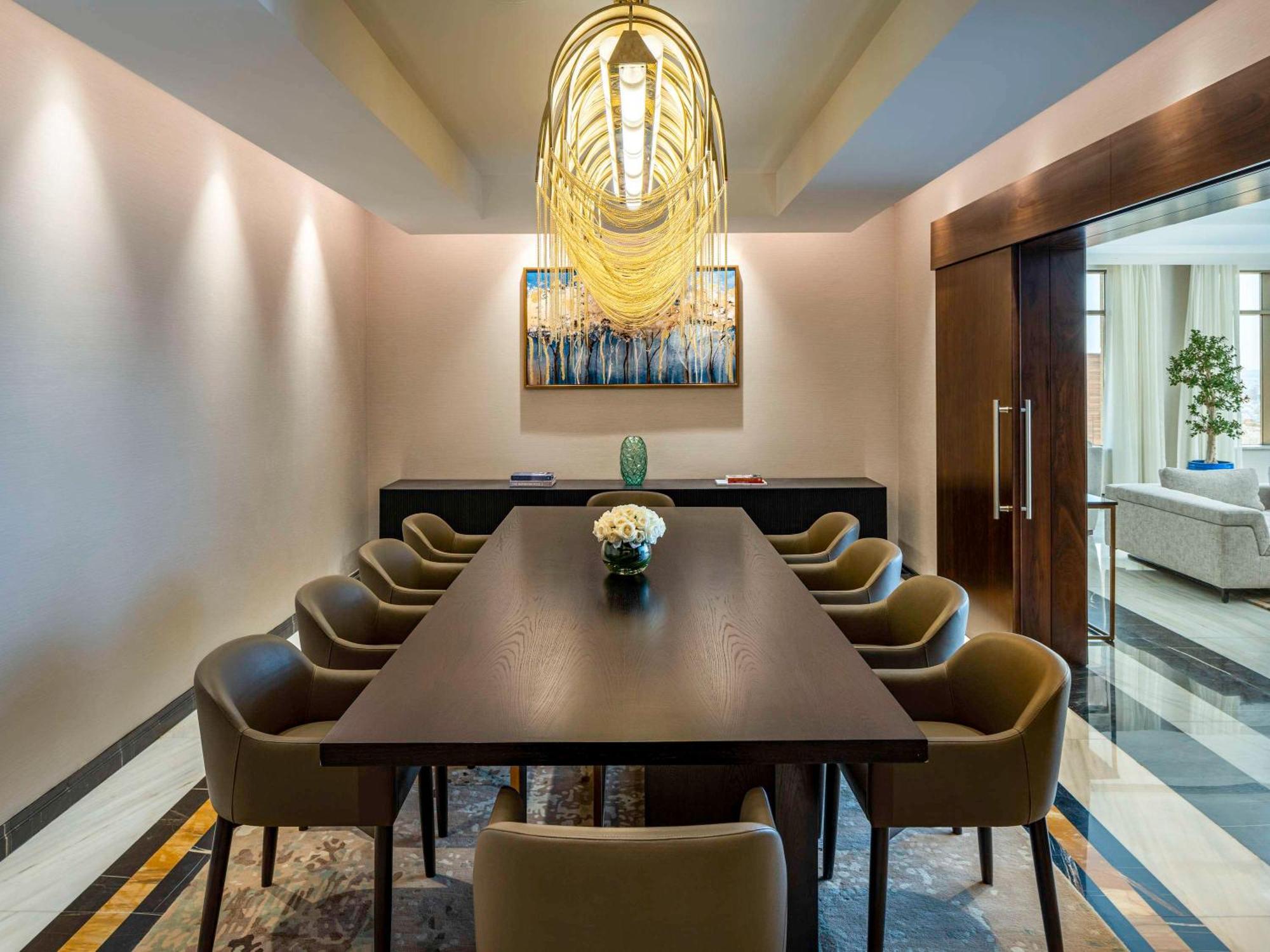 Movenpick Hotel And Residences Riyadh Luaran gambar The private dining room at the hotel