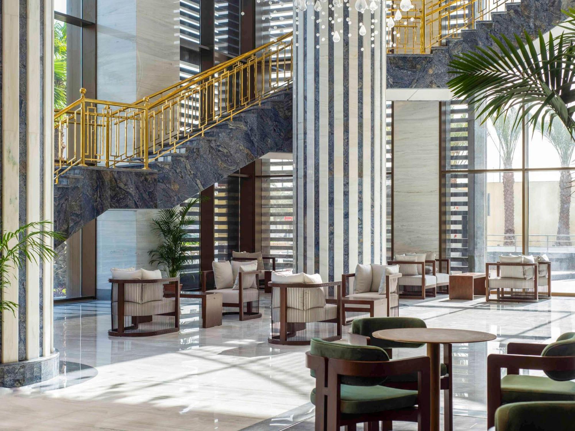 Movenpick Hotel And Residences Riyadh Luaran gambar Lobby