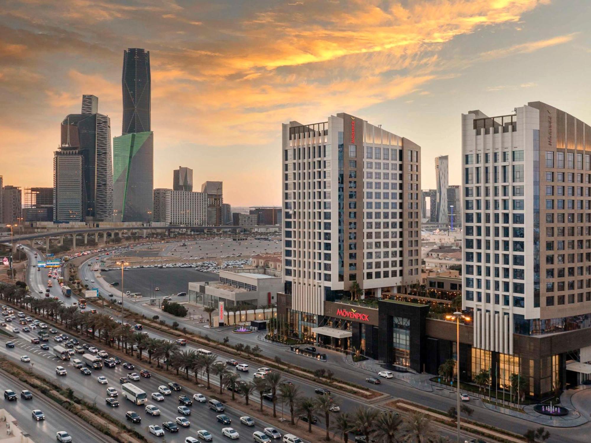 Movenpick Hotel And Residences Riyadh Luaran gambar The Ritz-Carlton, Riyadh