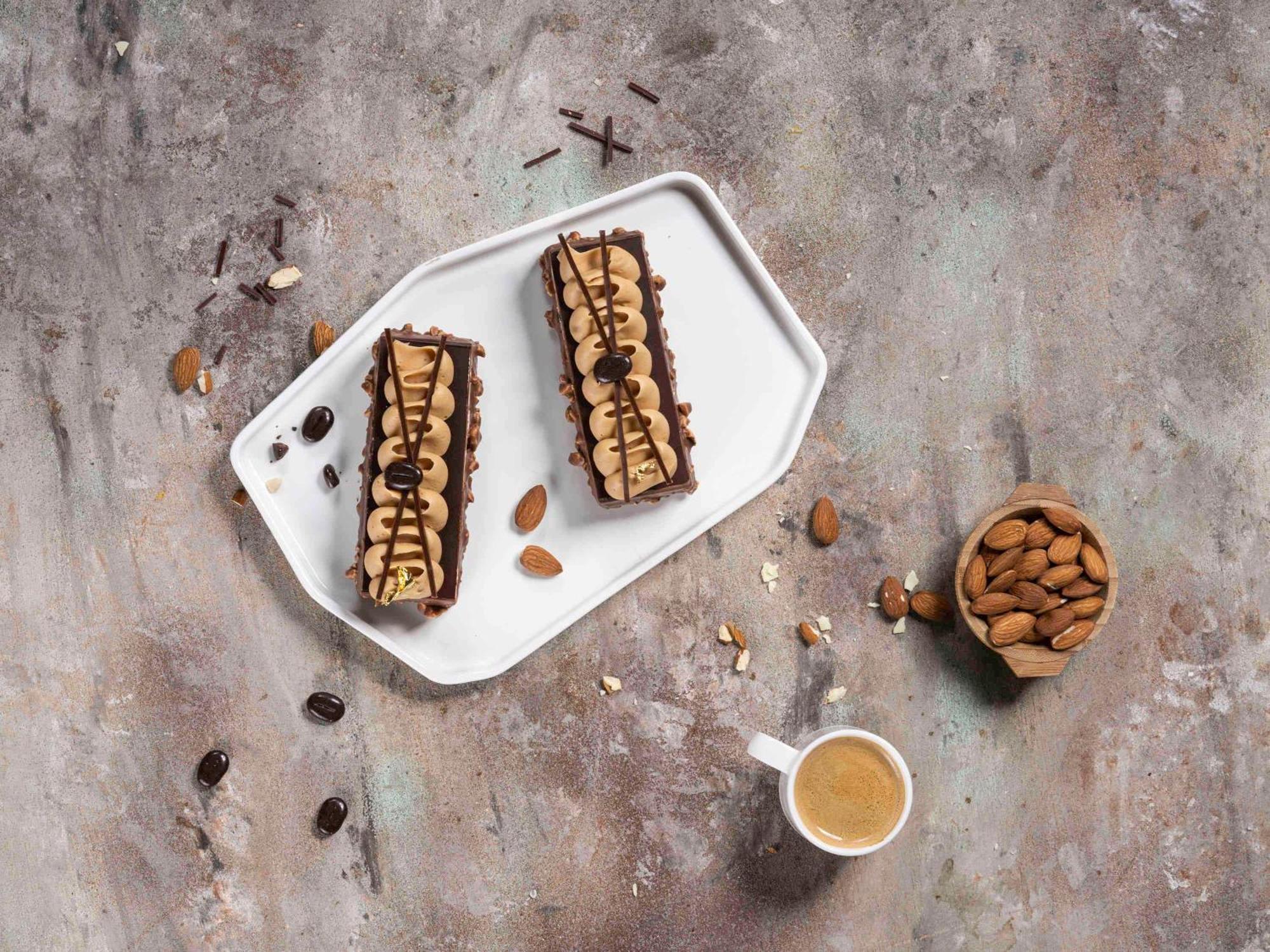 Movenpick Hotel And Residences Riyadh Luaran gambar Almond bars